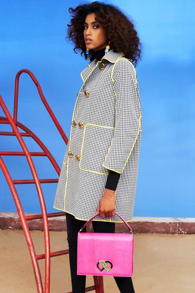 Look 16